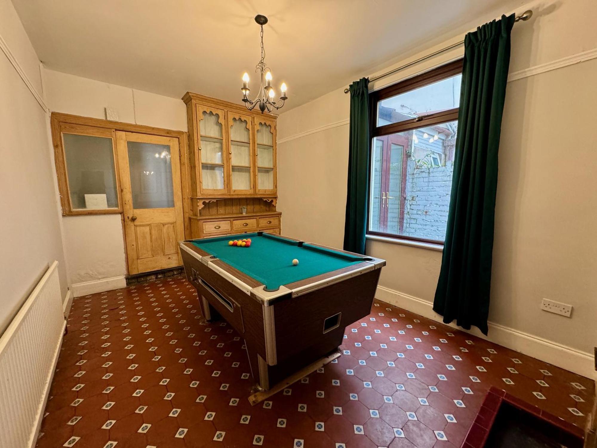 Large Citycentre Townhouse & Hot Tub, Pool Table And Offroad Parking كارديف المظهر الخارجي الصورة